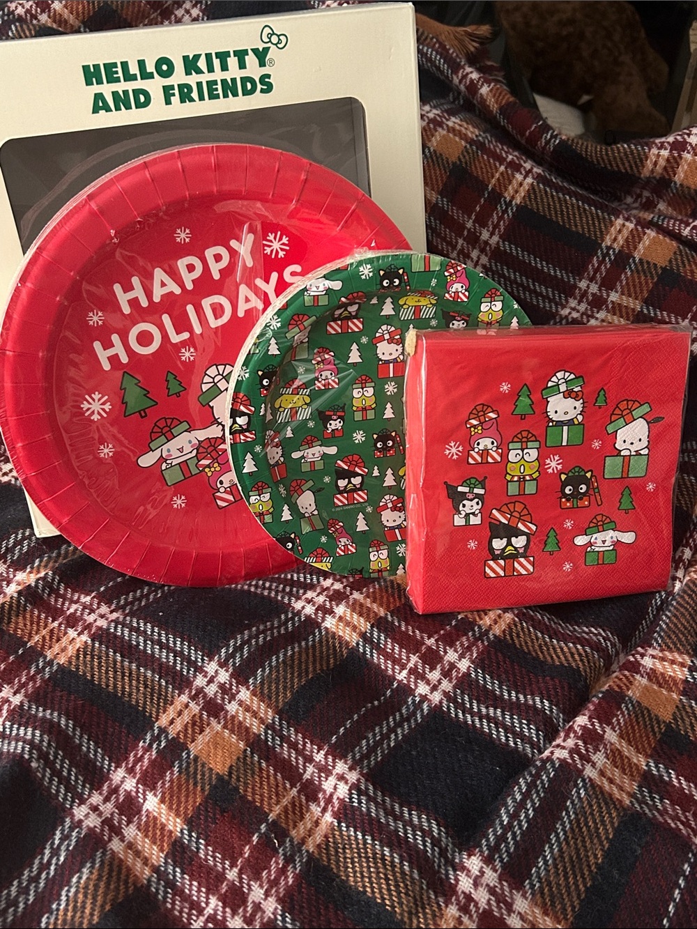 Hello Kitty & Friends Happy Holidays Red & Green Party Plate and Napkin Set New